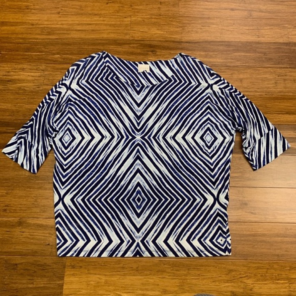 Chico's Geometric Print Top Womens Medium Blue White Diamond Pattern 3/4 Blouse‎